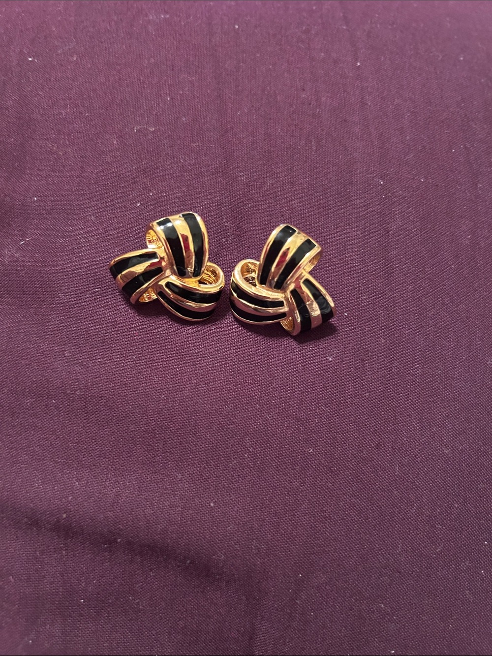 Vintage Joan Rivers Gold and Black Knot earrings